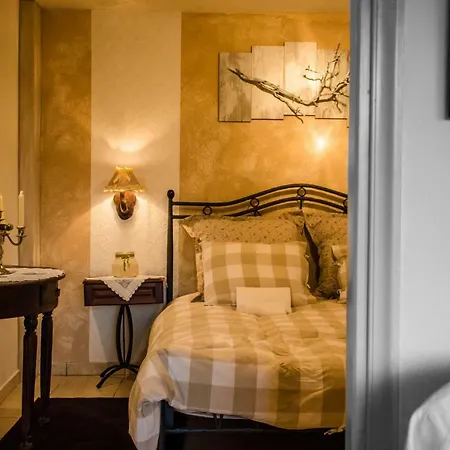 Country αερικό Πανσιόν Καρπενήσι