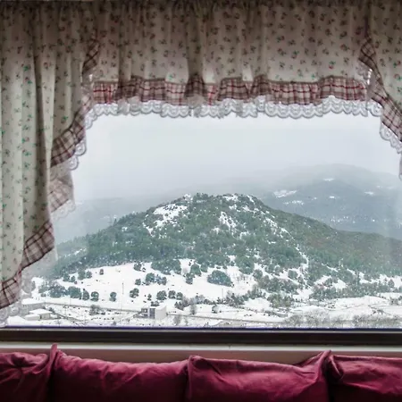 Country αερικό Πανσιόν Καρπενήσι